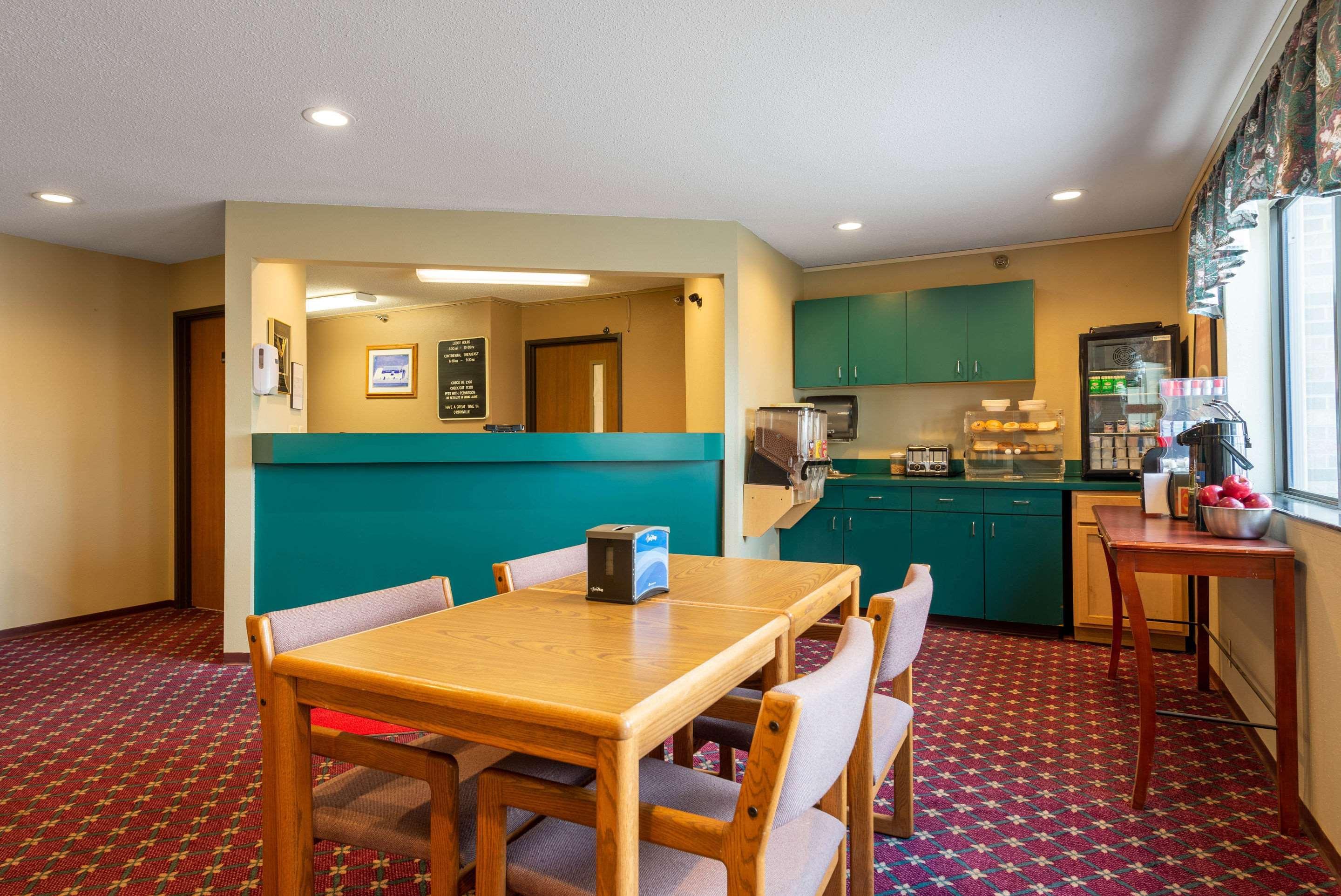 Econo Lodge Ortonville Buitenkant foto
