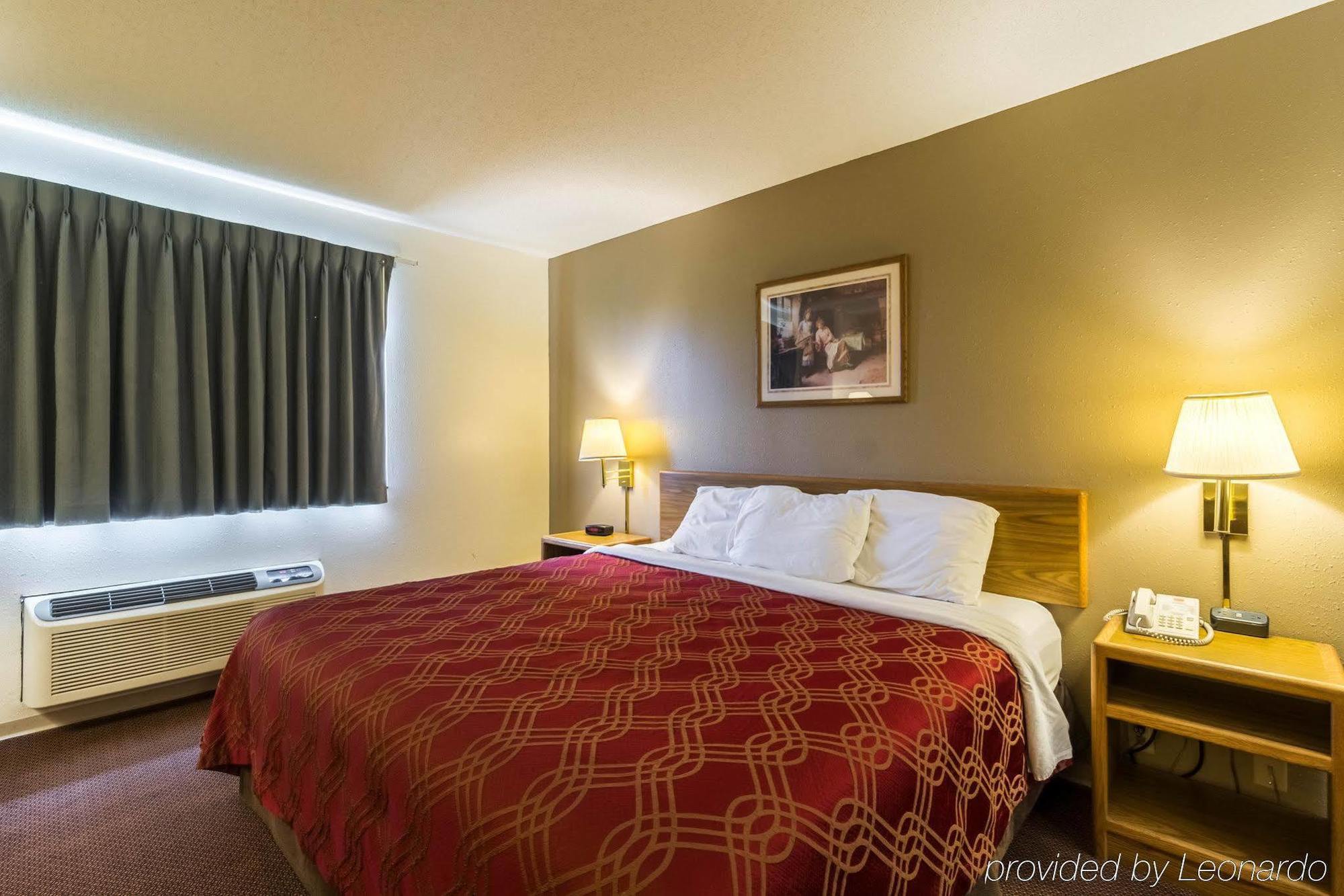 Econo Lodge Ortonville Buitenkant foto