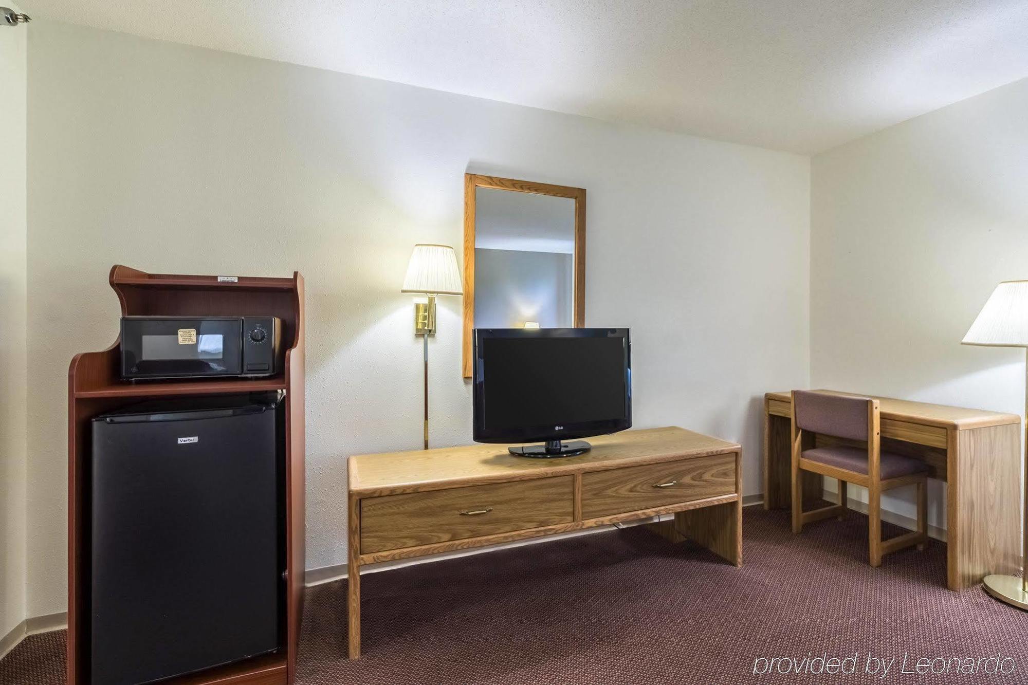 Econo Lodge Ortonville Buitenkant foto