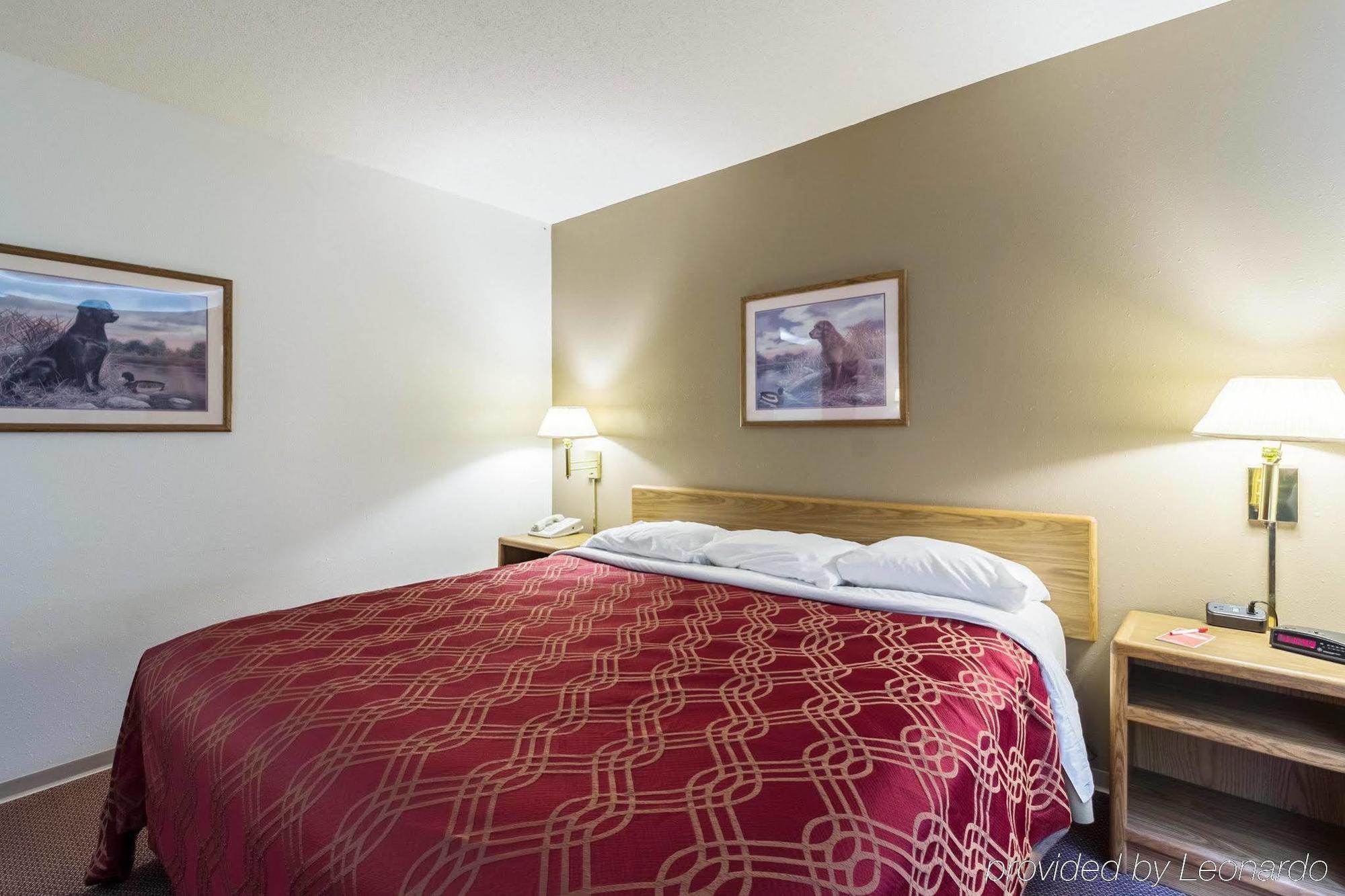 Econo Lodge Ortonville Buitenkant foto