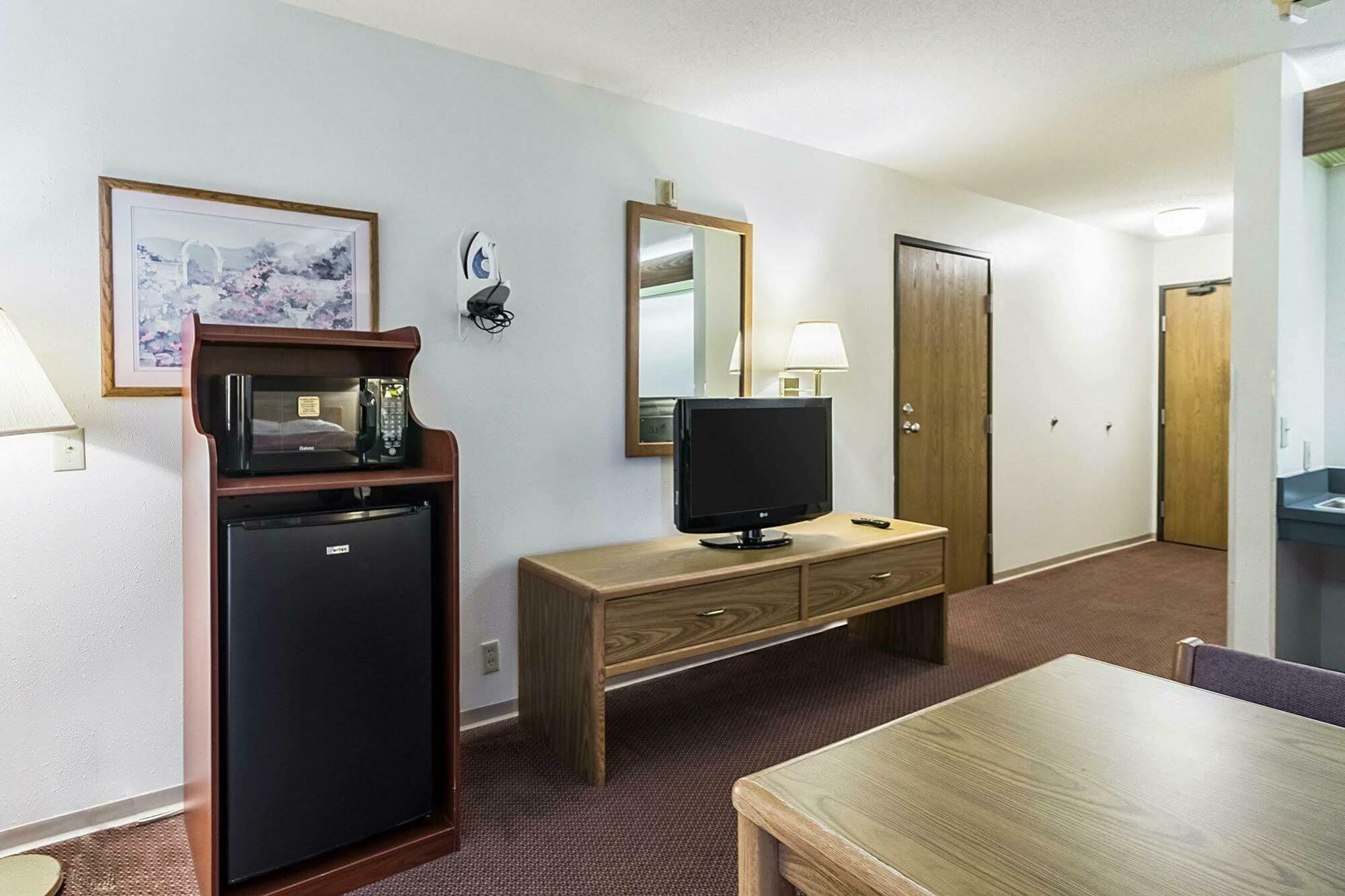 Econo Lodge Ortonville Buitenkant foto
